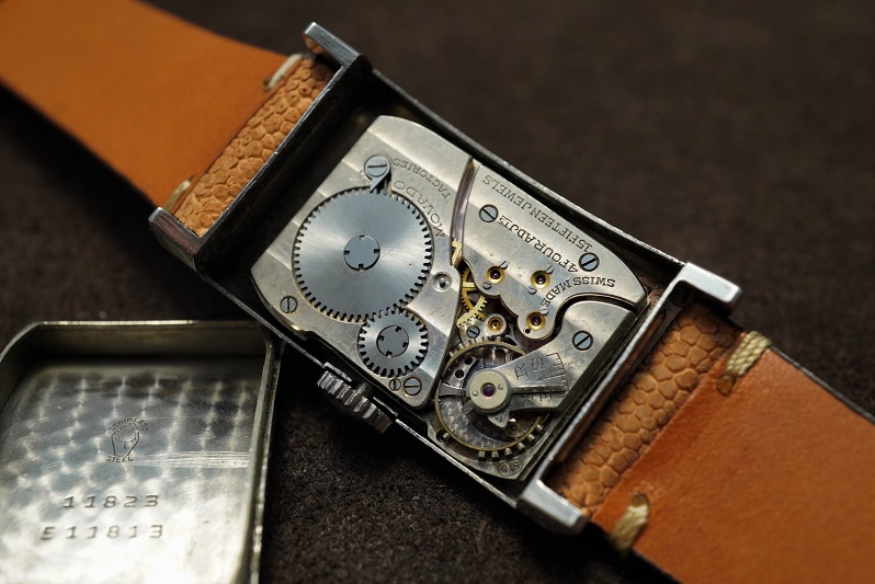本物レシート有】MOVADO 読む BOLD モバード 腕時計 スイスの時計メーカー